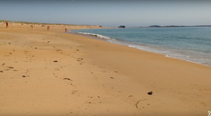Erdeven: Naked Beach