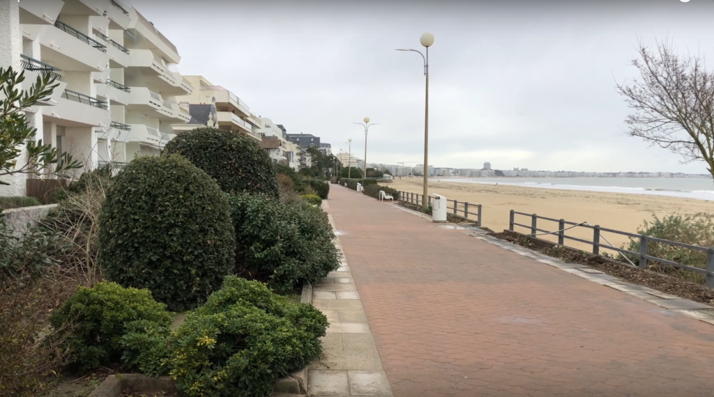 Esplanade Benoit - La Baule 24 Television