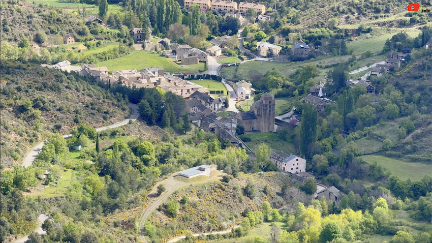 Aragón | Santa Cruz de la Serós coqueto casco urbano | España Bretaña Tel