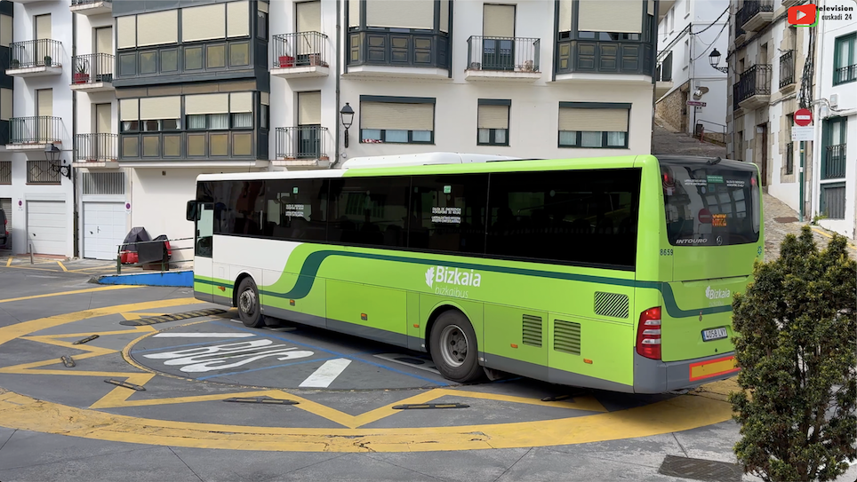 Basque Country | A Turntable for the Bus / Le port d'Elantxobe | Euskadi 24 Television
